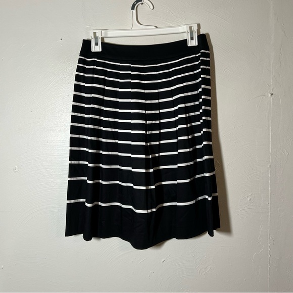Talbots Petites Black/White Striped Pleated Skirt Petite - Picture 4 of 6